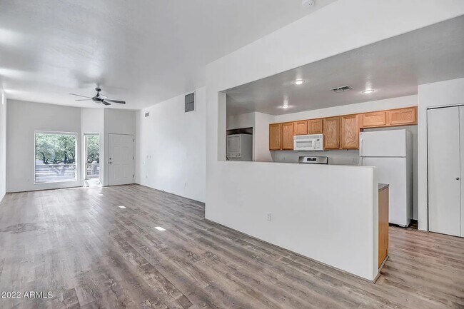 Living Room - 39013 N Habitat Cir