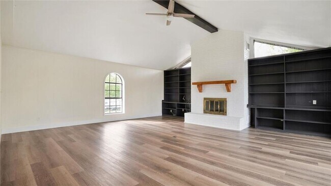 Foto del edificio - Renovated Waterfront Home