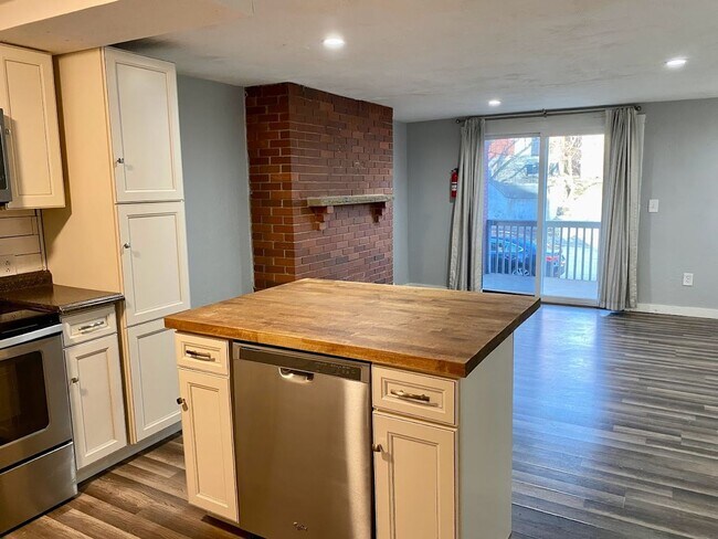 Foto del edificio - 1416 Rutherford Ave