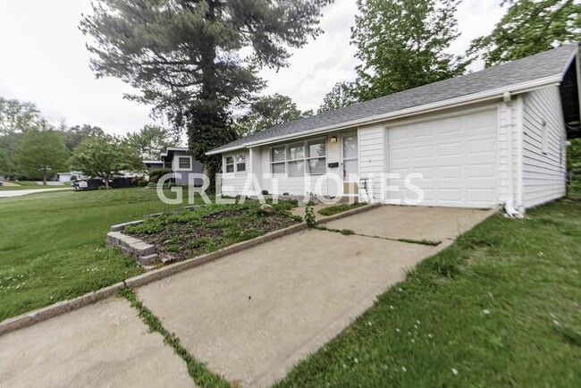 Building Photo - 8433 Engler Ave