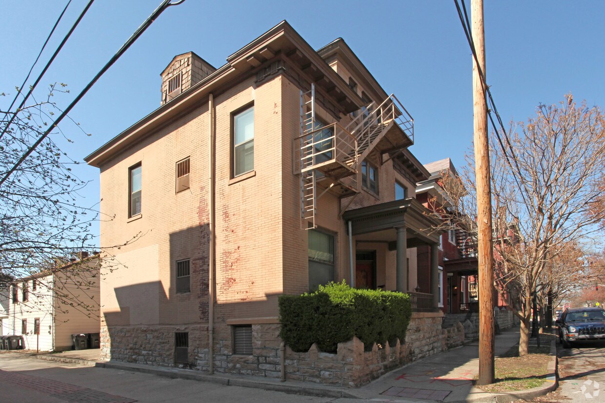 Primary Photo - 316 W Lee St