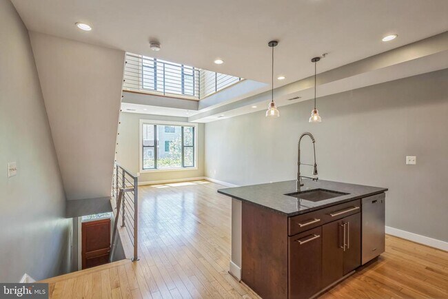 Foto del edificio - 1404 K St SE