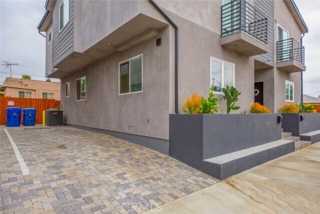 Foto del edificio - 5026 Cleon Ave