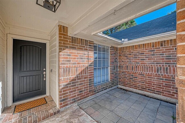 Building Photo - 14410 Cypress Meadow Dr