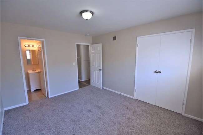 Building Photo - 8091 Linares Ave