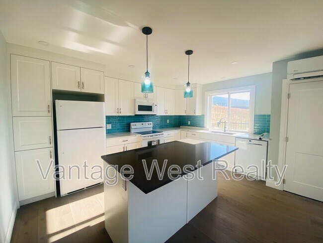Building Photo - 17181 Juniper Cove Rd