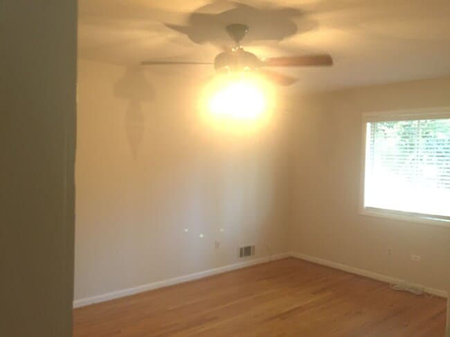 Upstairs bedroom - 3707 Ashford Dunwoody Rd NE