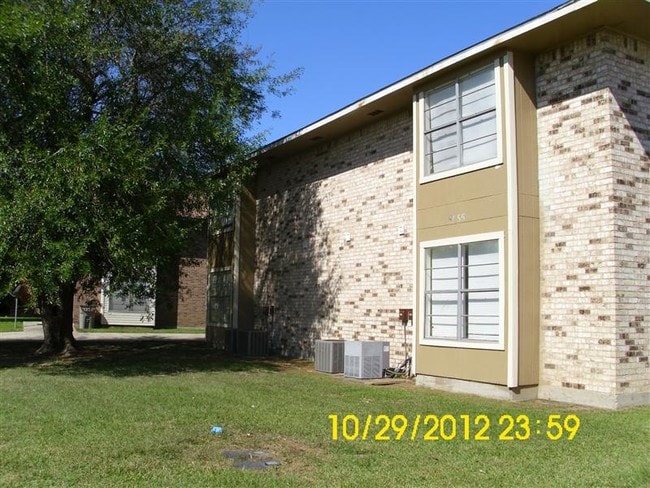 Building Photo - Nice Apartment In Baker
