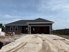 Building Photo - 1327 E 477th Rd