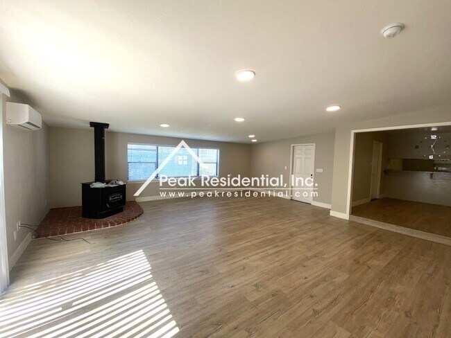 Foto del edificio - 3 br, 2 bath House - 5537 Beauregard Way