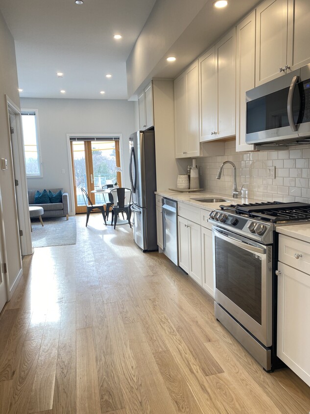 385 Pleasant St Unit 8, Watertown, MA 02472 Condo for Rent in Watertown, MA