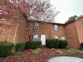 Building Photo - 3822 Jockey Dr