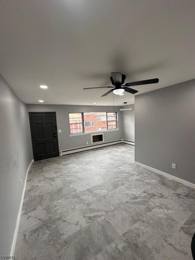 Foto del edificio - 916 Stuyvesant Ave.