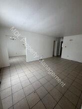 Building Photo - 2129 Weiss St