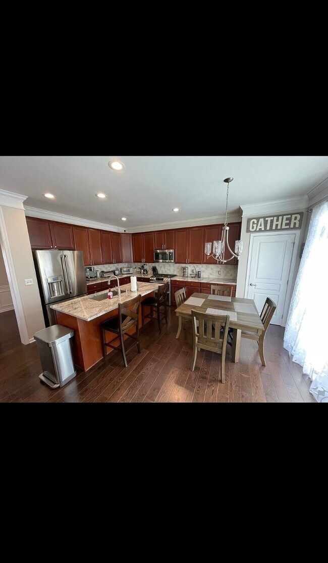 Building Photo - 1 Bainbridge Pl