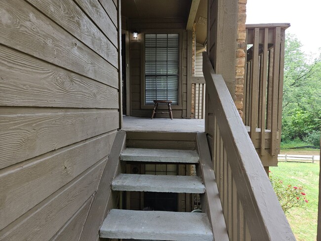 Foto del edificio - Nice upstairs fourplex unit in Euless