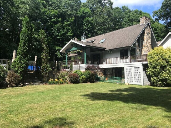 Building Photo - 200 Carmen Hill Rd