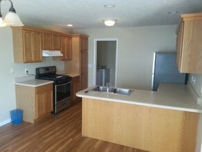 Building Photo - 703A Sunflower St