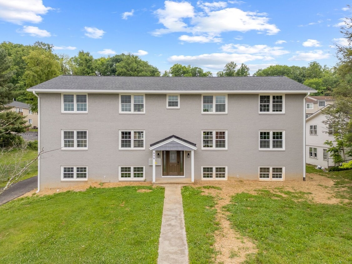 515 Davis St Unit D, Radford, VA 24141 Room for Rent in Radford, VA