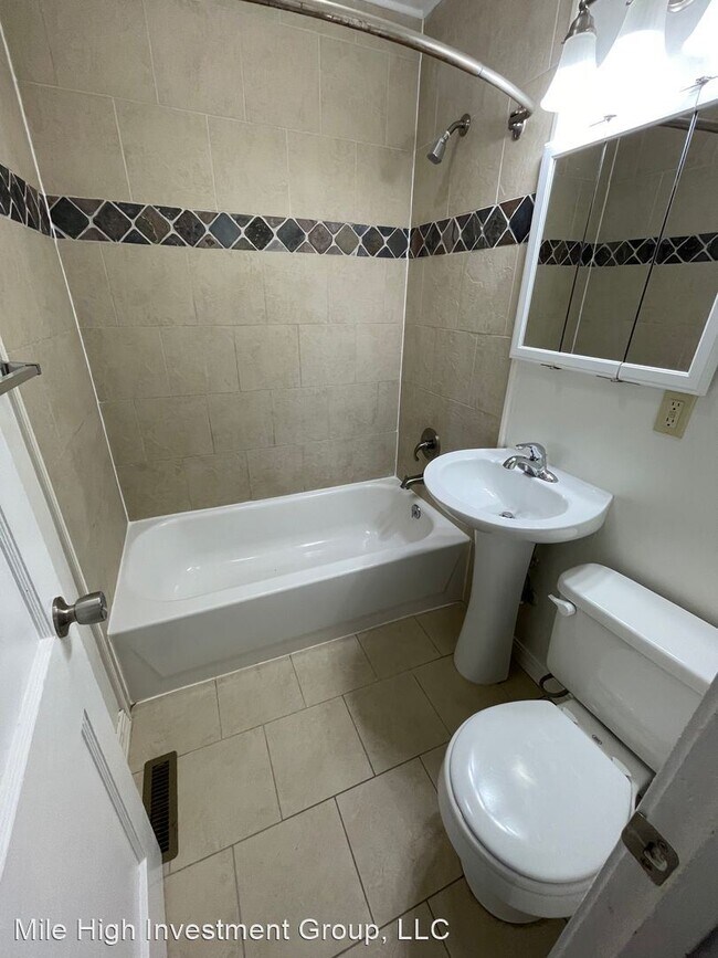 Building Photo - 2 br, 1 bath House - 2415 Gano St.