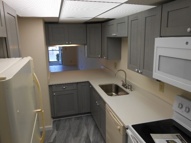 Foto del edificio - 5369 Treetops Dr