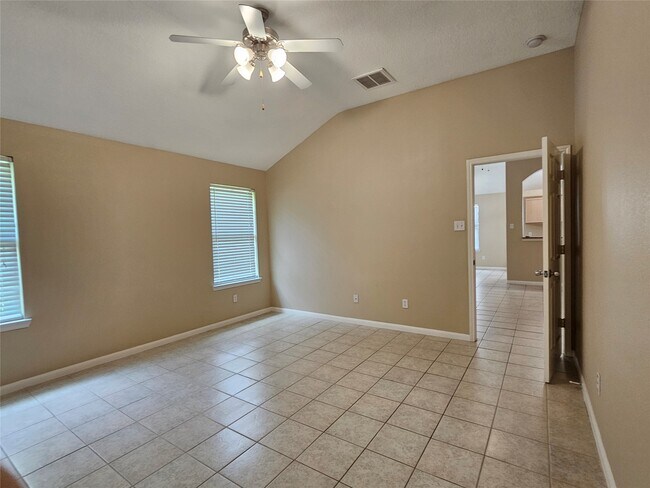 Building Photo - 1079 Shadow Glenn Dr