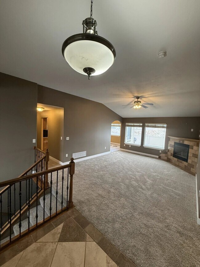 Foto del edificio - 1390 Stoneridge Dr