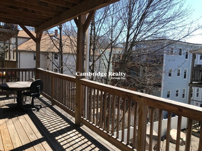 Foto del edificio - 294 Highland Ave