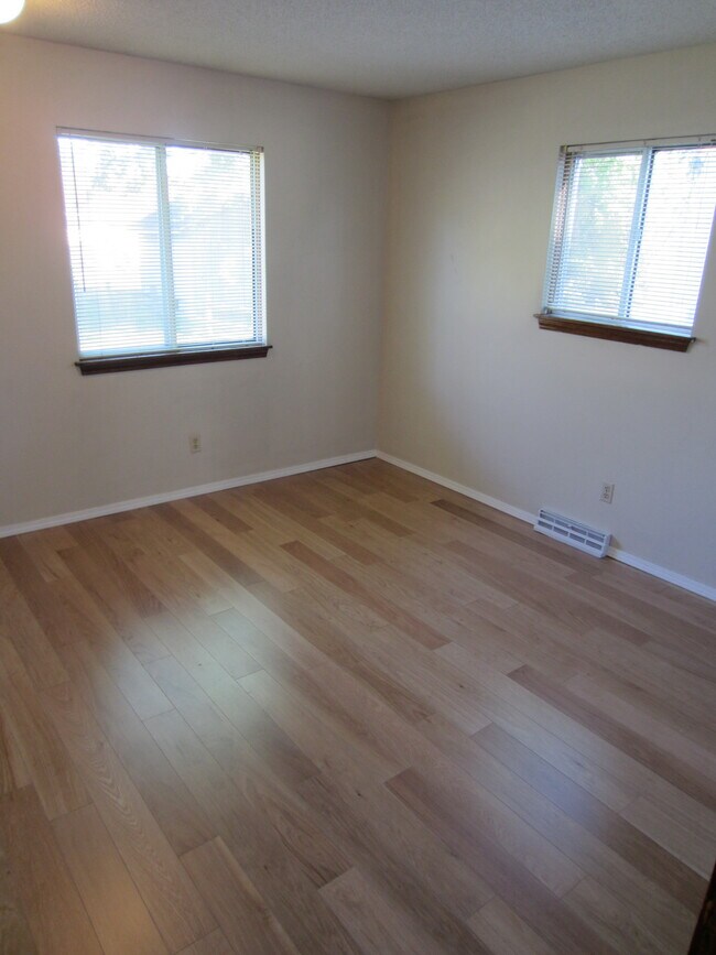 bedrooms 10x10 - 2640 Wieneke Road