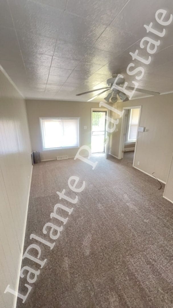 Foto del edificio - Charming and cozy 3-Bedroom Home with Fenc...