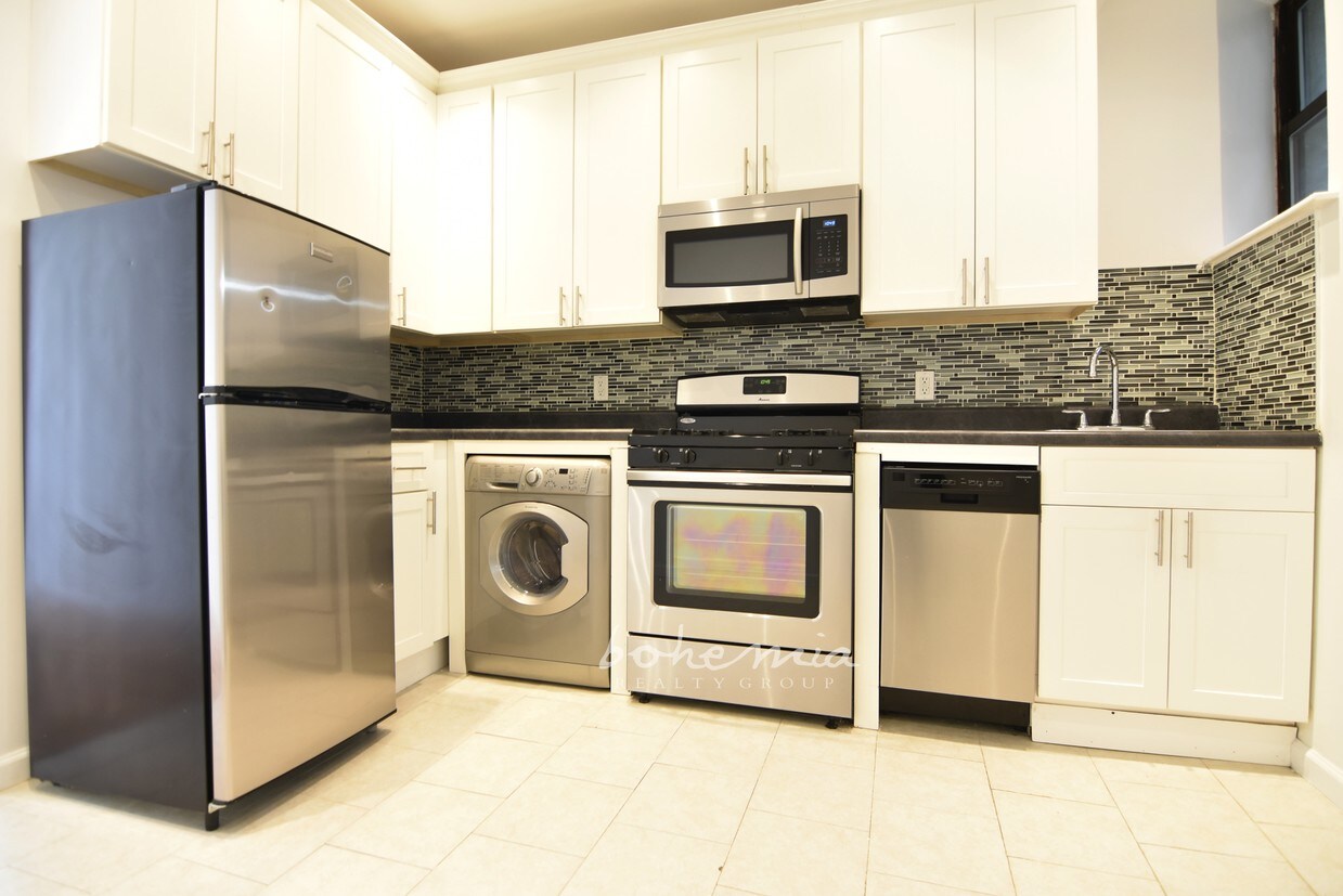 Primary Photo - 113 W 113th St