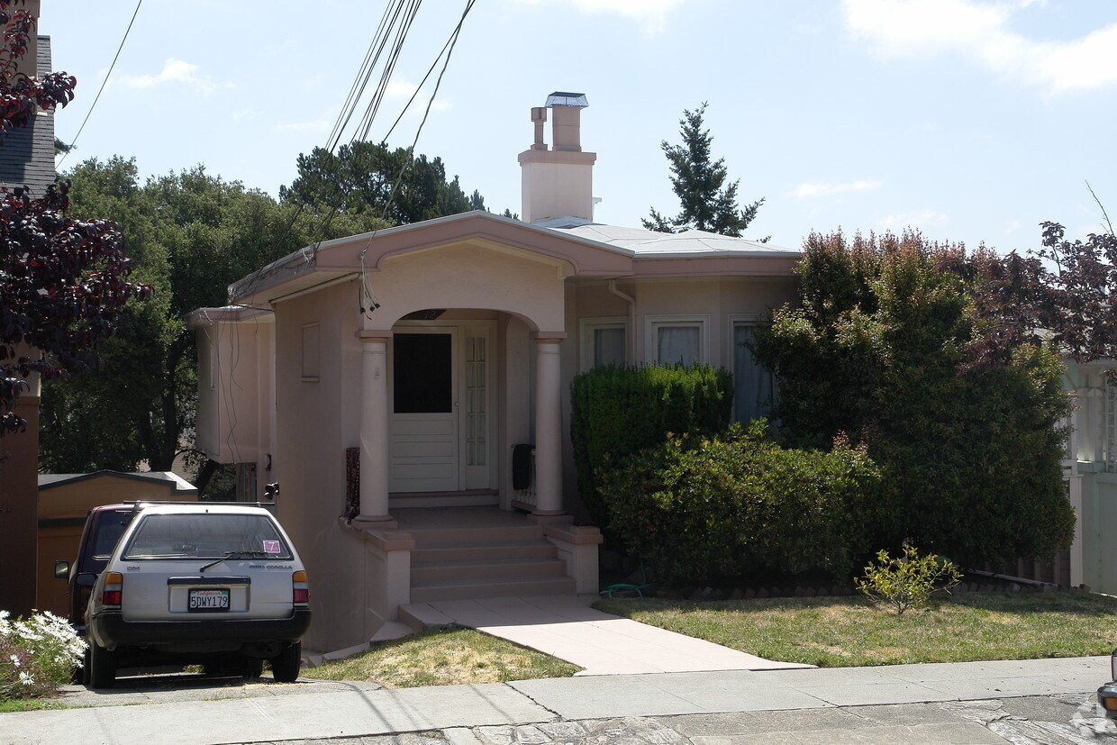 Primary Photo - 3912 Linwood Ave