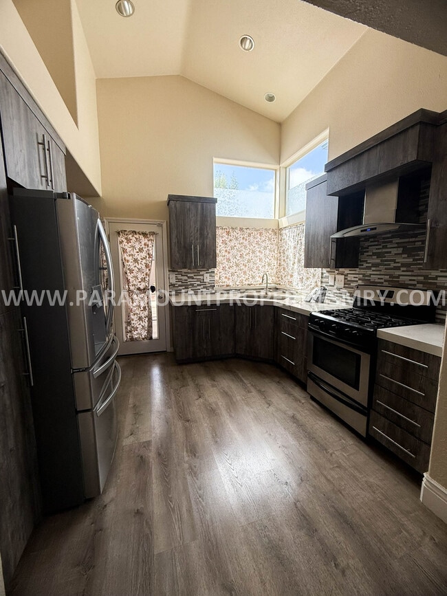Foto del edificio - 1629 Beacon Hill Dr