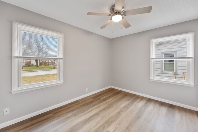 Foto del edificio - Move in ready - 2 Bed 1 Bath In Quiet Neig...