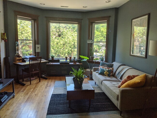Foto del edificio - 2700 N Albany Ave