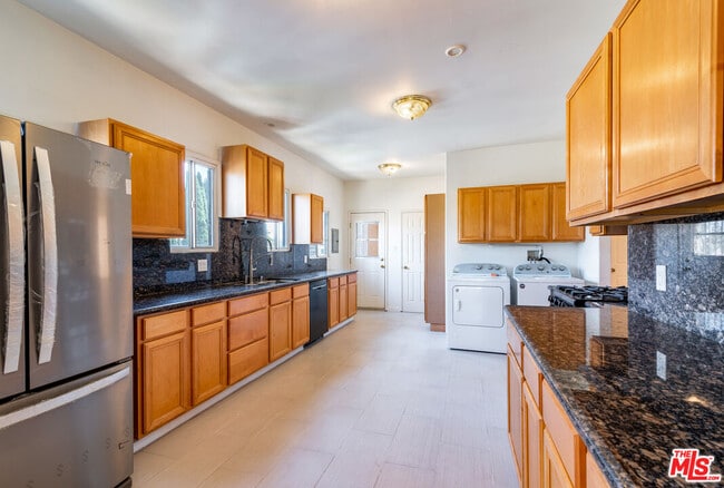 Foto del edificio - 8002 4th St