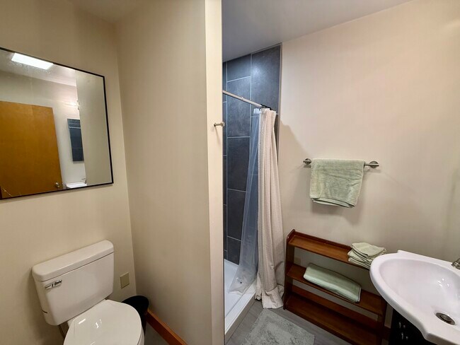 Foto del edificio - 507 E Main St