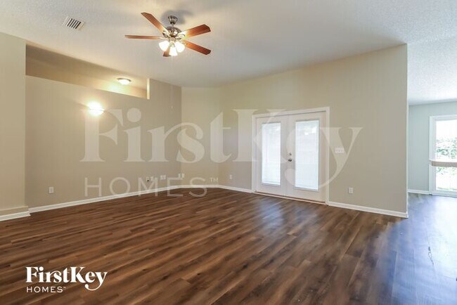 Building Photo - 1560 Walnut Creek Dr