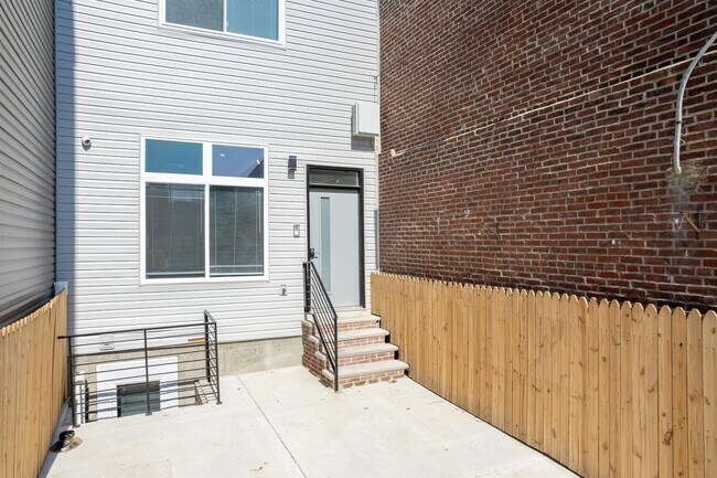 Foto del edificio - 1443 N 8th St