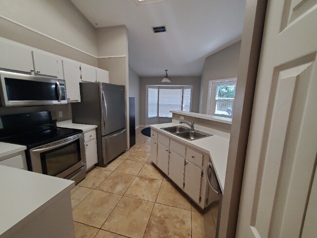 Building Photo - 4143 NW 60th Ave