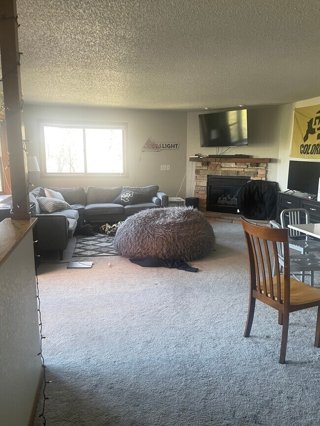 Foto del edificio - 2861 Springdale Ln