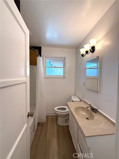 Foto del edificio - 7062 Calvin Ave