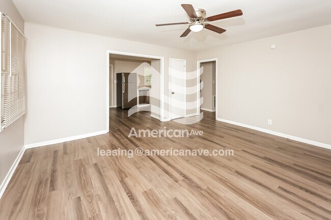 Foto del edificio - 112 Forest Hill Dr