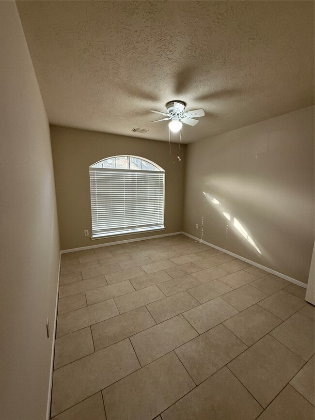 Foto del edificio - 5026 Tealgate Dr