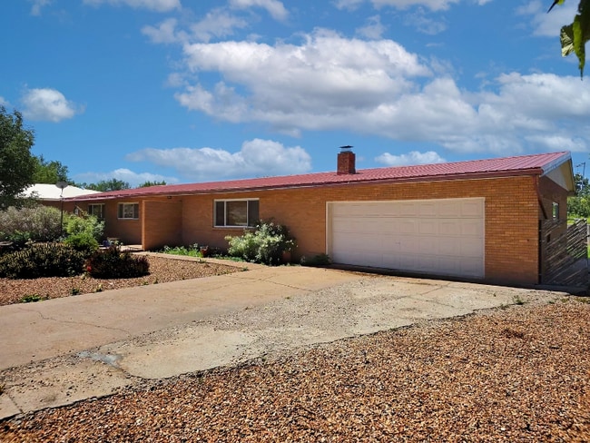 Building Photo - 512 Camino Solano