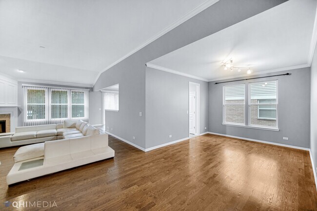 Building Photo - 9436 Dunmurry Dr