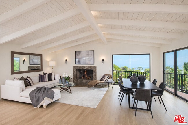 Building Photo - 9305 Beverlycrest Dr