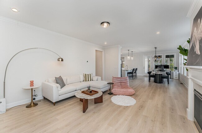 Foto del edificio - Contemporary 3 Bed, 2 Bath Ranch in Briar ...