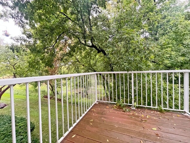 Building Photo - 2245 Creekside Ct