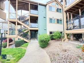 Building Photo - 3008 N Narrows Dr